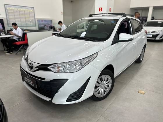TOYOTA YARIS 1.3 16V FLEX XL LIVE MULTIDRIVE TOYOTA YARIS 1.3 16V FLEX XL LIVE MULTIDRIVE